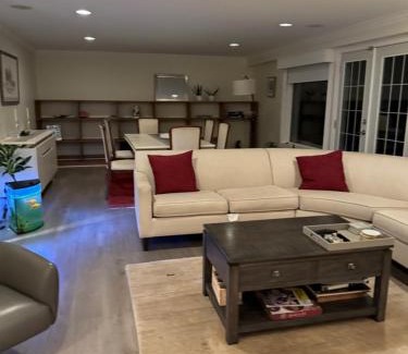 District of North Vancouver Apartment | Big Charming 1-bedroom Apartment
