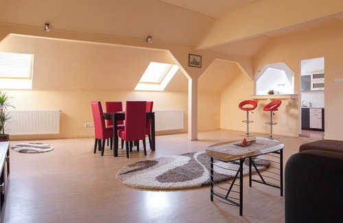 Satu Mare Apartment | Big Family Apartment is a central apartment in Satu Mare Apartments building.