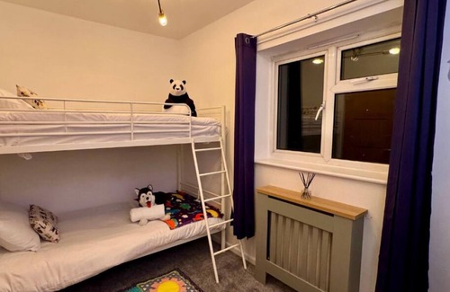 Stonehouse House | Big groups 20+, XL HotTub, Cinema, Arcade, Games