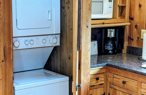Colonial Pine Hills Cabin | Big Horn Sheep Cottage Near Mt. Rushmore