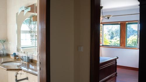 Sintra Villa | Big house with pool close to Sintra