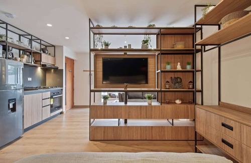 El Poblado Apartment | Biggest studio in the building AC Double head shower