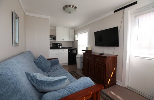 Morehead City Apartment | Bijou Bungalow