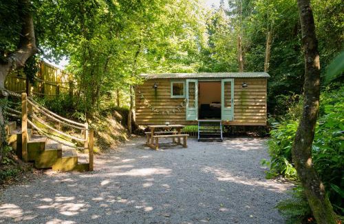 Lyme Regis Ski Chalet | Bijoux Shepherds Hut Lyme Regis