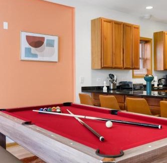 Wicker Park Apartment | Billiards Patio Parking