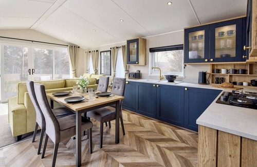 Great Houghton House | Billing Aquadrome 2 Bed Hot Tub Caravan MI19
