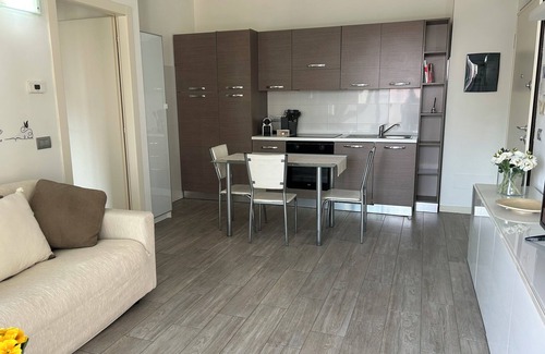 Lissone Apartment | Bilocale Stazione Lissonen5 min dal Parco di MonzanTreno per Milano Como Fiera