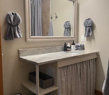 Sullivan House | Binion Lodge at Beaver Lake