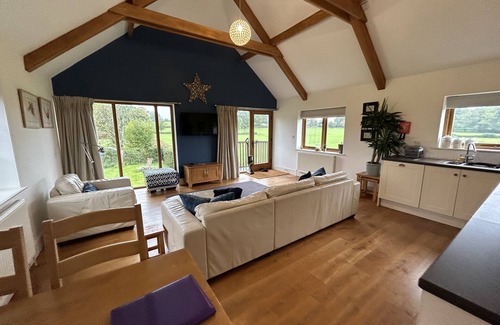 Llanvair Kilgeddin House | Birch Tree Barn, Abergavenny.On the border of the Brecon Beacons