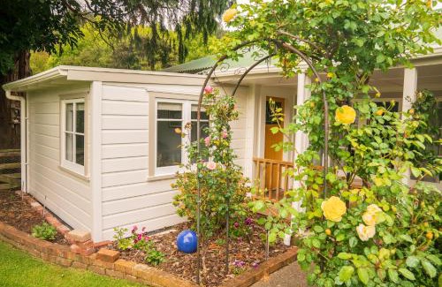 Paraparaumu House | Birdsong Cottage