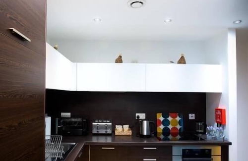 Gay Village Apartment | Birmingham City Centre-Chinatown-Business-Leisure