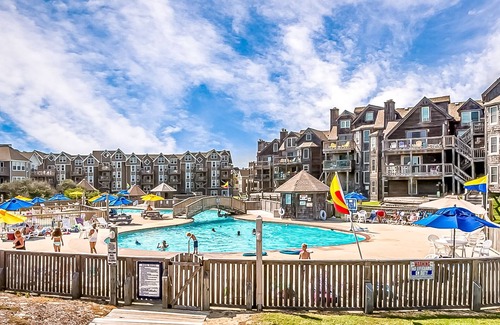 Duck Condo | BIS-Duck - Spacious 2BR/2.5BA - Great Pools and Beach!