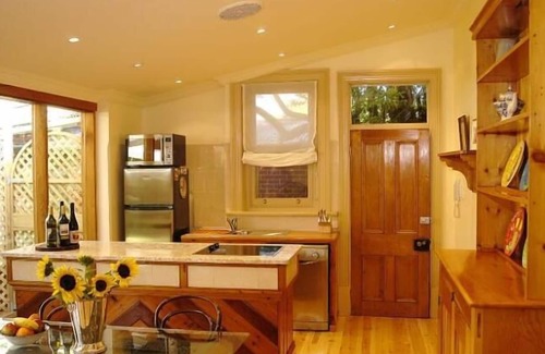 North Adelaide House | Bishops Garden Spa Suite