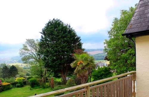 Bishops Tawton Apartment | BISHOPS TAWTON OVERTON HOUSE | 2 Bedrooms | Bishops Tawton | Sleeps 4