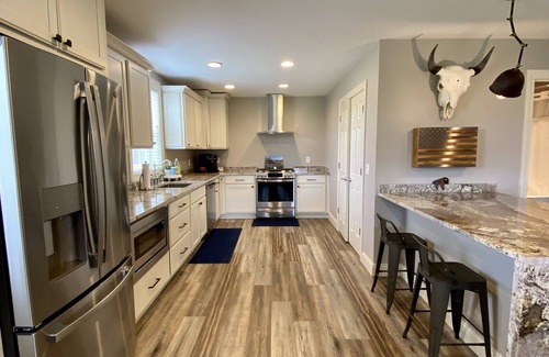 Milan House | Bison Bunkhouse Hideaway at Mayberry West Farms- close to Cincy & Indianapolis!