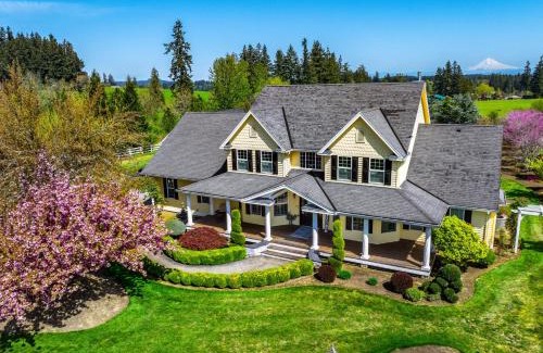 Oregon City House | Bison Ridge Retreat - Spacious and in Nature