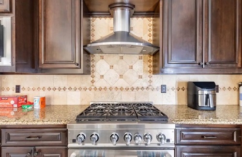 Houston Villa | BIZI near Galleria Mall
