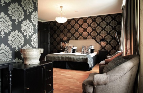 Vara Municipality Hotel | Bjertorp Slott