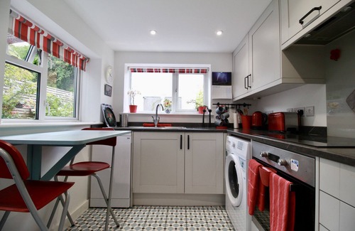 Seaford Apartment | Blachington Cottage, "Stunning and Central"