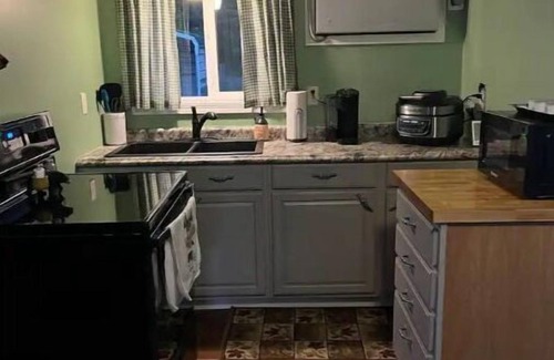 Benton Cabin | Black Bear Cabin, Gaming room and Boat parking