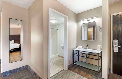 Orono Hotel | Black Bear Inn, an Ascend Collection Hotel
