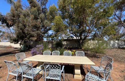 Greenways Landing House | Black Cat Retreat holiday home