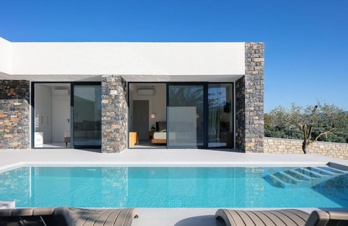 Asprouliani Villa | Black Caviar