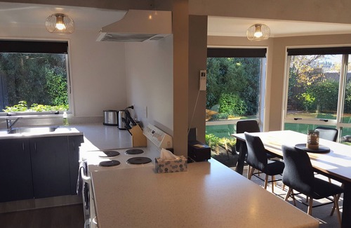 Albert Town House | Black Frye Cottage Albert Town, Wanaka