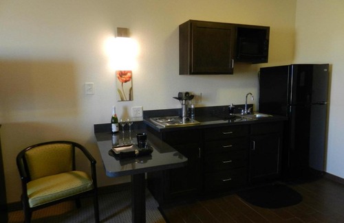 Tioga Hotel | Black Gold Suites