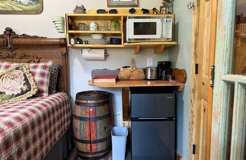 Hill City Cabin | Black Hills Home Cabins—CHOKECHERRY HIDEOUT—in Hill City, Mickelson Trail, Grill