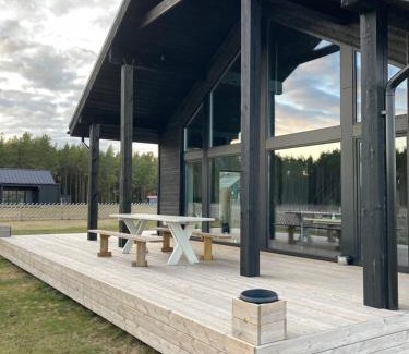 Laane-Nigula Parish House | Black House Spithami