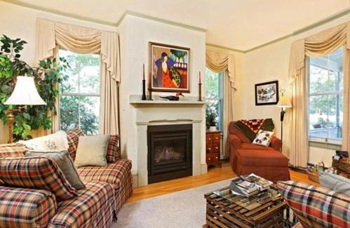 Topsham Bed & Breakfast | Black Lantern B&B