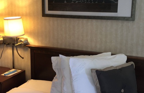 Brattleboro Hotel | Black Mountain Inn