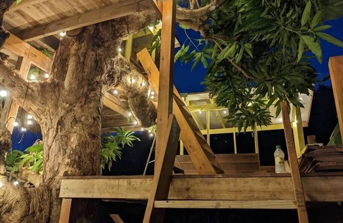 Gros Islet Cabin | Black Pearl Estate. Tree Cottage