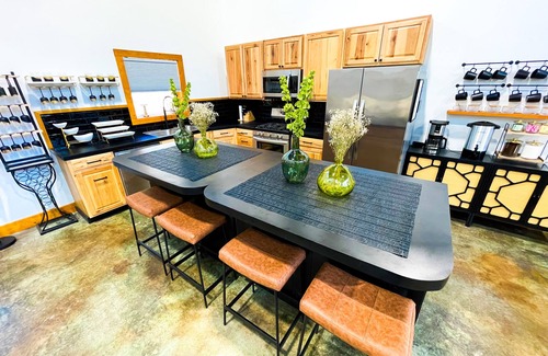 Bismarck Cabin | Black Pearl Lodge @ DeGray. Small event venue or fun family getaway!