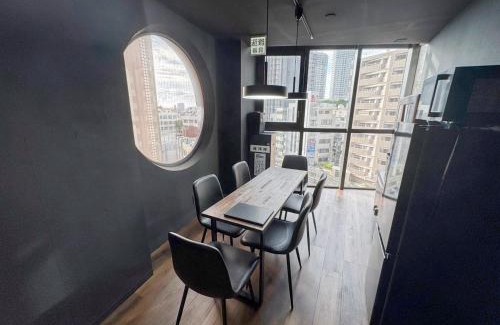 Asato Apartment | Black Penthouse Naha 最大12名宿泊可 118平米 国際通り沿い 牧志駅 徒歩5分