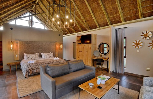 Pilanesberg National Park Cabin | Black Rhino Game Lodge