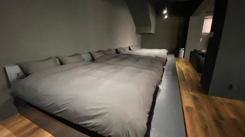 Maejima Apartment | Black Villa Naha 最大8名宿泊可 136平米 美栄橋駅 徒歩1分