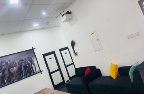 Mahiyanganaya Hotel | Black & White Elephant Lobby