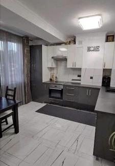 Hincesti Apartment | Black & white