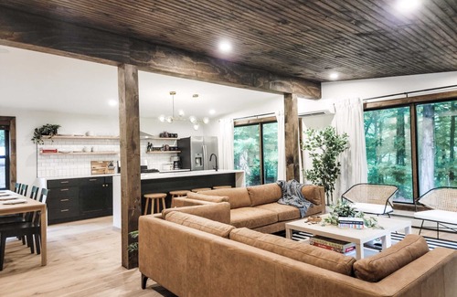 Chichester House | Blackbear Lodge - Luxury Cabin, Kid-Friendly