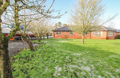 Ellesmere Cottage | Blackwater Meadows
