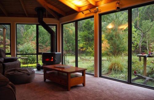 Strathewen House | Blackwood Bush Retreat