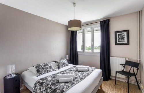 Boulevard des Poilus Apartment | Blanche de Castille- Rond point de Paris