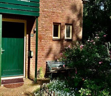 Ewijk House | Blauwe Lelie