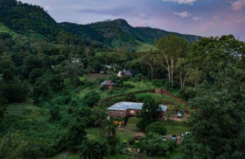Zomba Hostel | Blend Lodge and Kitchen - Pakachere