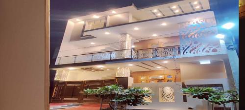 Mohangarh Villa | Blessing's Home Stay 5 Bedrooms Luxury Villa Exquisite 5 Bedroom Villa Ideal Family Home Stay with Spacious Living