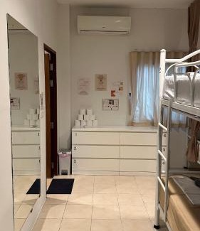 Thong Sala Hostel | Blessings Home & Café