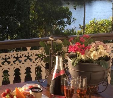 Diddillibah Bed & Breakfast | Bli Bli House Riverside Retreat