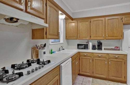 Shreveport House | Blissful, Cozy, Cute, Sleeps 8